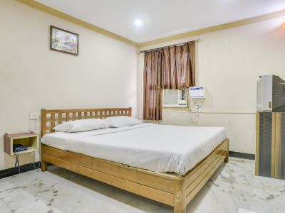Double Room with Air Conditioner M J Guest House Photo