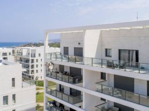 Stylish Penthouse Near Akhziv Beach