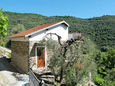 Asplanato (Dol160) Hotels near Cappella di Santa Brigida
