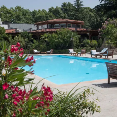 Rogner Hotel Tirana Hotel berhampiran Checkpoint
