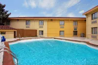 La Quinta Inn Lexington/Horse Park - Pools