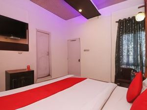 OYO 75997 Hotel Shiv Residency