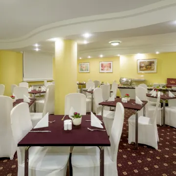 Hotel Reytan Отели рядом с достопримечательностью «Бельведерский дворец»