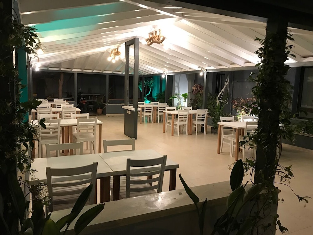 Cesme Life Otel