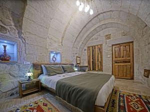 Vigneron Cave Hotel