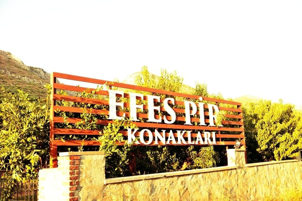 Pir Efes Konakları