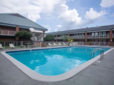 Super 8 by Wyndham Mobile I-65 Hotels in Mobile