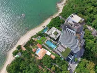 Cape Dara Resort Hotels near Naklua Beach
