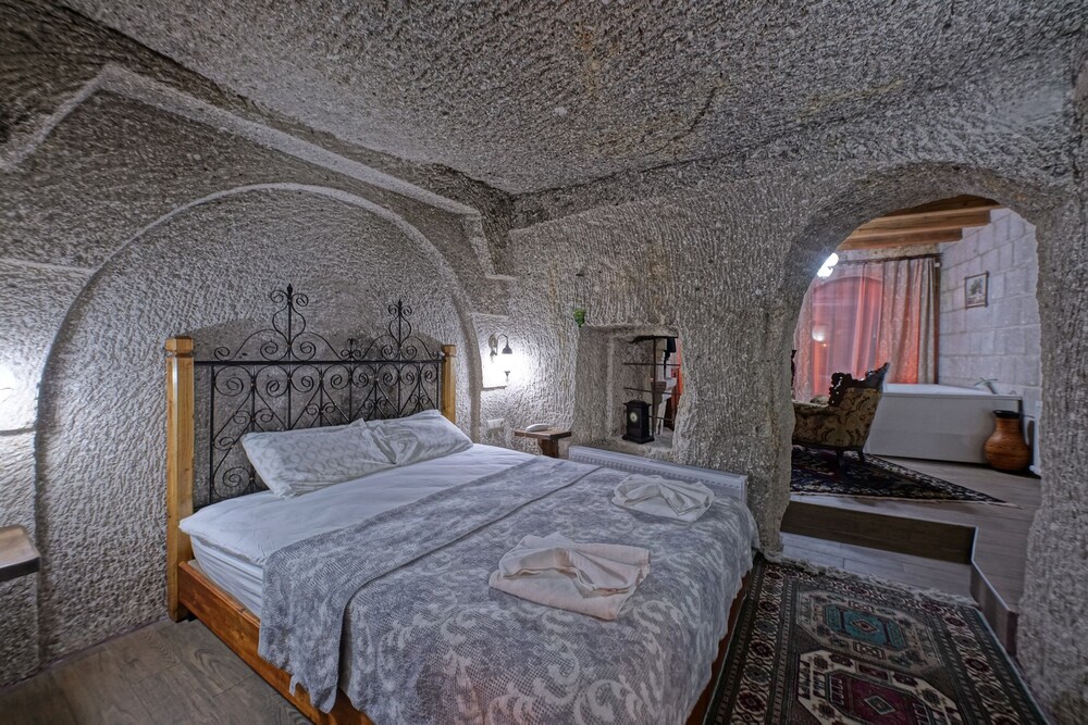 Angel Cave Suite