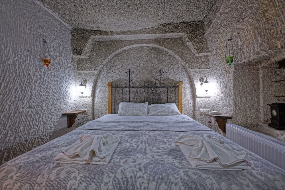 Angel Cave Suite