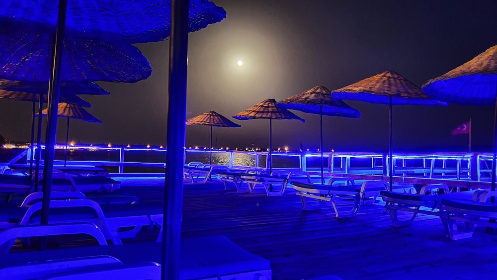 Assos Nazan Motel Restoran Beach