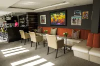 The Bantry Aparthotel by Totalstay - bar