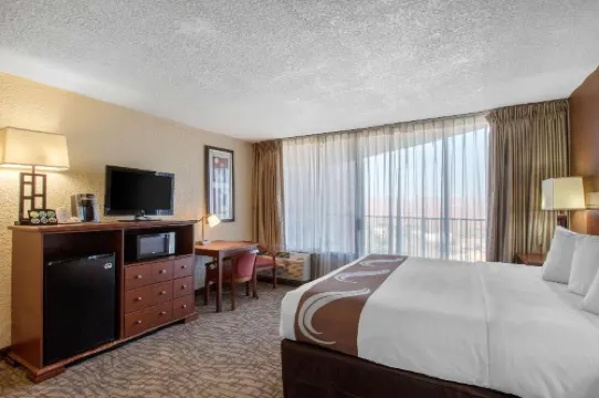 Quality Inn View of Lake Powell - Page