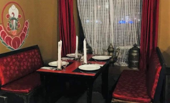 Paro Penlop Dawa Penjor Heritage Farm House - Housity