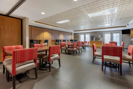 Comfort Suites Отели в г. Негауни