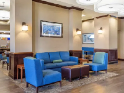 คอมฟอร์ตสวีทส์ ฟริสโก โรงแรมในฟริสโก