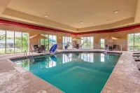 Holiday Inn Express & Suites Milwaukee NW – Park Place Hotels in Menomonee Falls