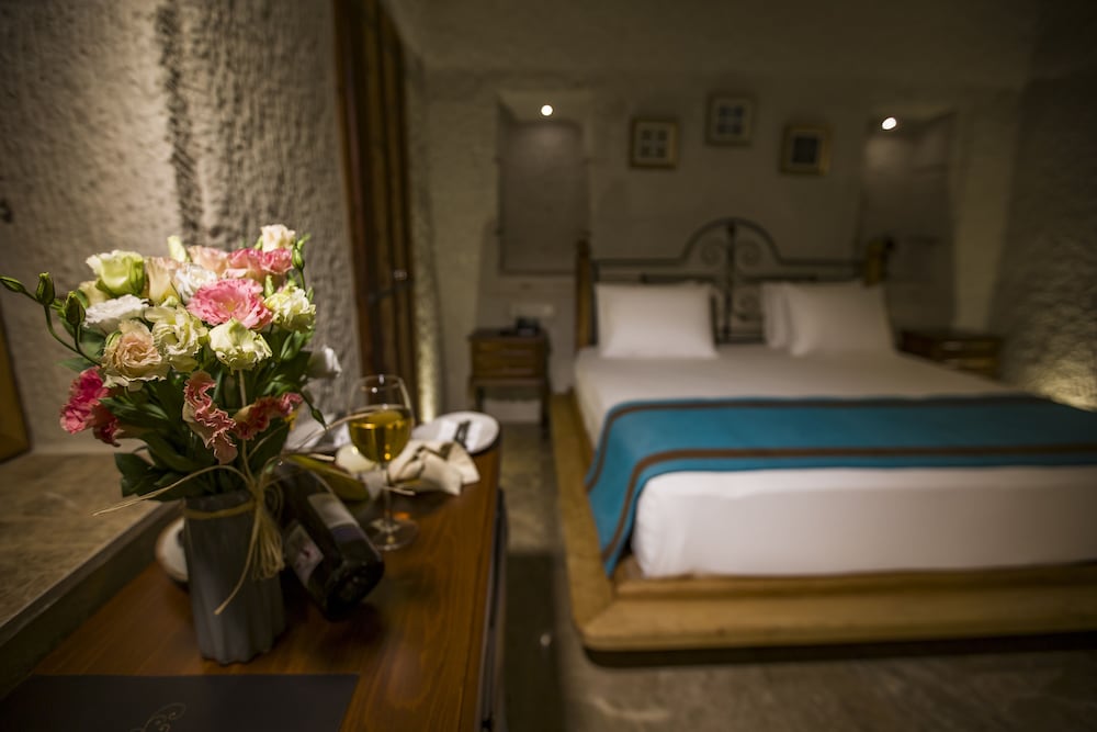 Imperial Cave Suites & SPA