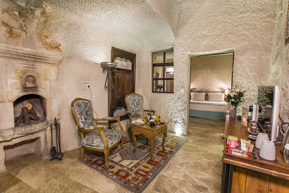 Imperial Cave Suites & SPA