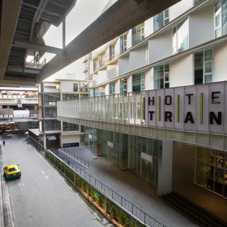 Hotel Tranz Отели рядом с достопримечательностью «Станция экспресс-поезда Phaya Thai»