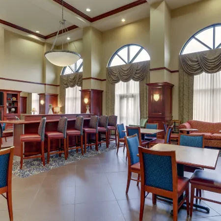 Hampton Inn & Suites Indianapolis-Airport