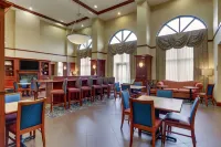 Hampton Inn & Suites Indianapolis-Airport - Spa