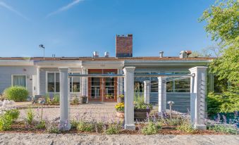 Rockport Inn and Suites