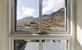 19 Cwmorthin Road - Housity