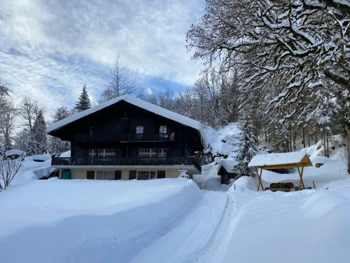 Chalet l'Aube Hotels in Ormont-Dessus