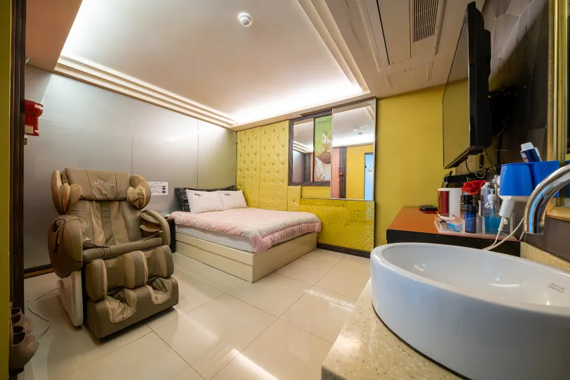 Palace Motel