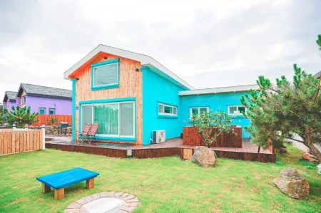 Jeju Harue Jeju Stay Pension Отели рядом с достопримечательностью «Dolgeobugi Suseok Bakmulkwan»