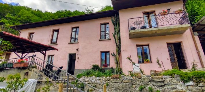 Casa Rosy Hotels in Porlezza