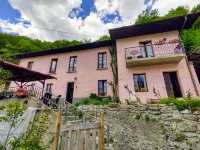 Casa Pina Hotel dekat Lungolago Porlezza