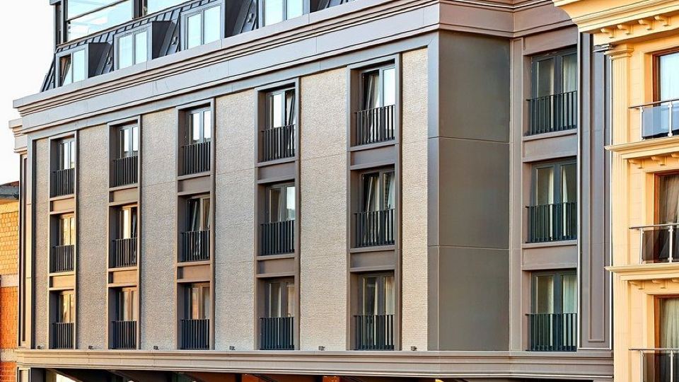 Lady Diana Hotel