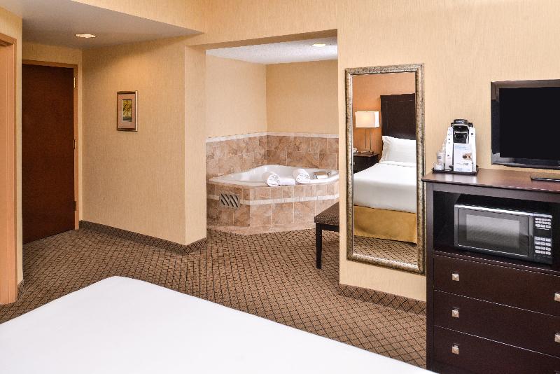 Holiday Inn Express Lewisburg - New Columbia, an Ihg Hotel