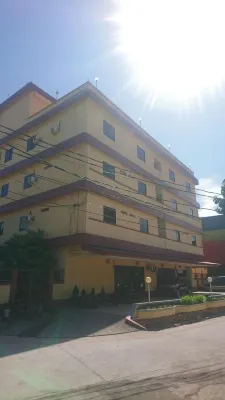 OYO 3372 Hotel Pelita Terang Hoteller i Kampung Pelita
