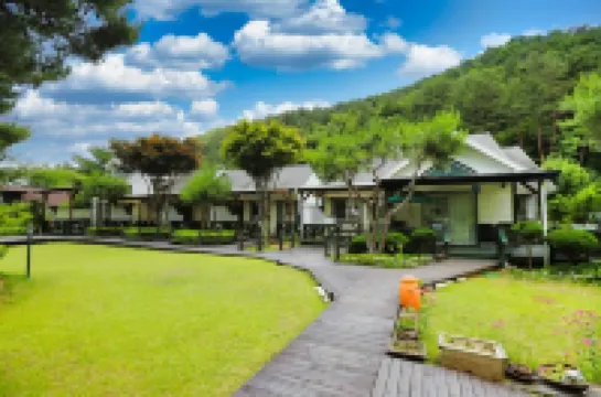 Pyeongchang Gangaesanae Pension 鄰近香草王國農園的酒店