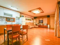 Chungju Hosuwiui Haru Pension Hotels near Angseongoncheon Station