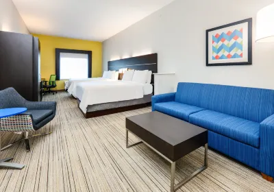 Holiday Inn Express & Suites Cleburne Hotels in Cleburne