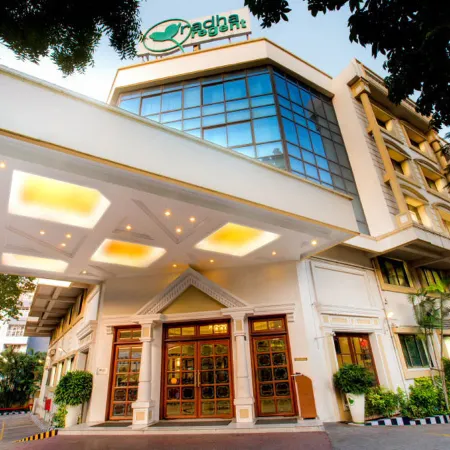 Radha Regent, Chennai Отели рядом с достопримечательностью «Бизнес-комплекс DLF IT Park»