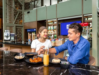 レストラン ホリデイ・イン エクスプレス シンガポール クラークキーの写真