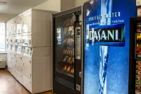 HomeTowne Studios Salem, or Hotels in Silverton