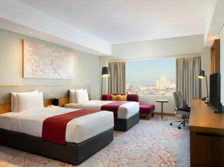 Holiday Inn & Suites Jakarta Gajah Mada