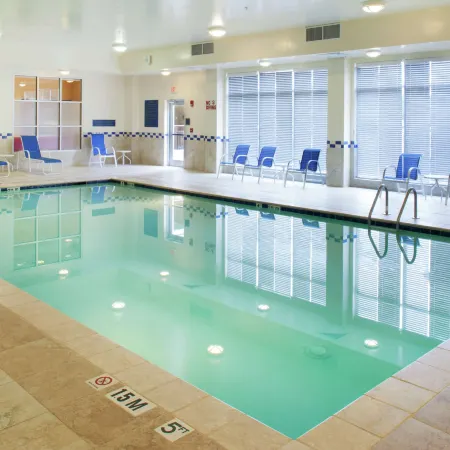 DoubleTree by Hilton Greensboro Отели рядом с достопримечательностью «Торговый центр Four Seasons»