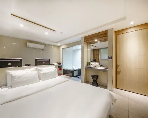 Shincheon Ban Hotel dekat Perpustakaan Starfield