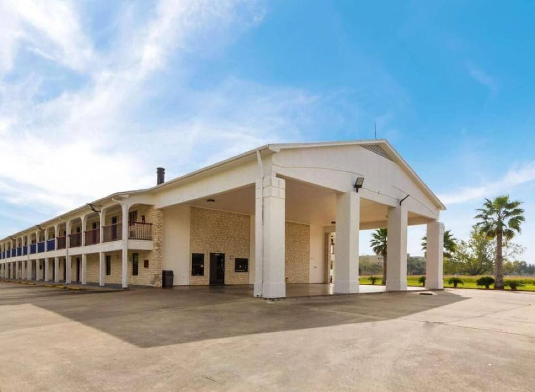Scottish Inn & Suites-Wharton Updated 2022 Room Price-Reviews & Deals |  Trip.com