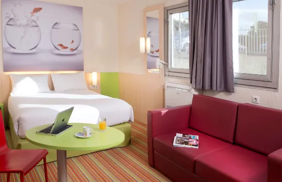 巴黎華西戴高樂機場宜必思尚品酒店