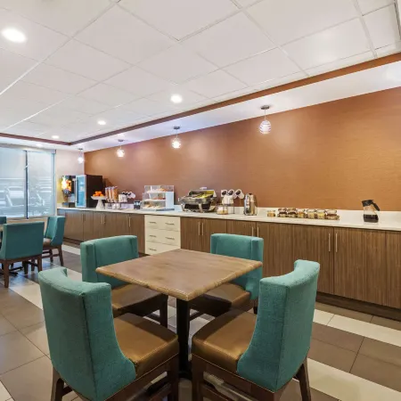 La Quinta Inn & Suites by Wyndham Jamestown