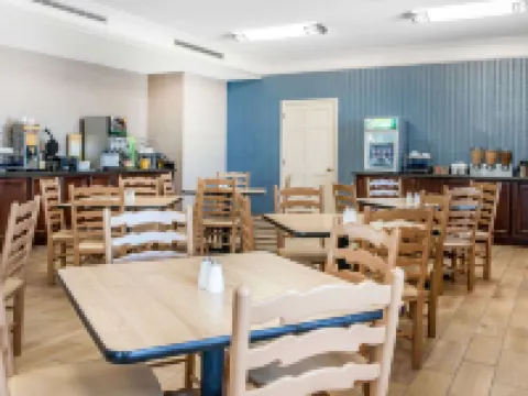 Quality Inn Hotels in Findlay