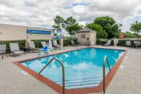 Quality Inn & Suites Durant - Pools